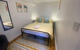 Cozy Basement Apartment At The Edge Of Old Town